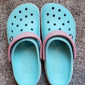 Crocband CROCS aqua blue 💙 & pink 💗 Women's 7 fit like 6! Kawaii